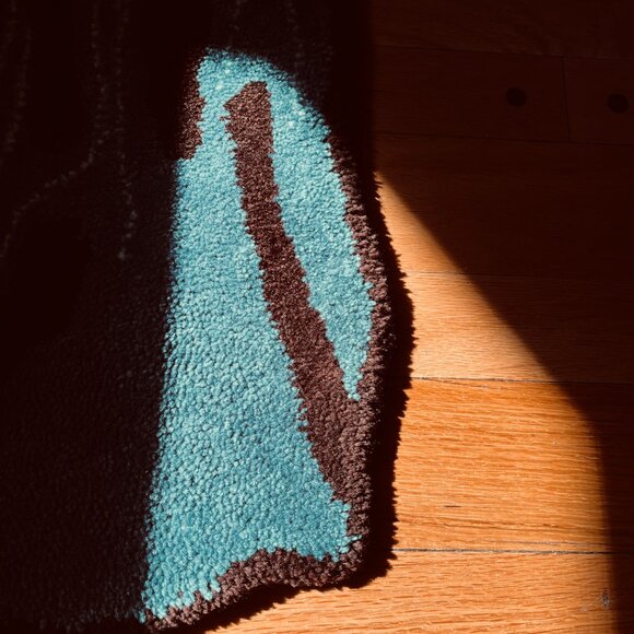 Haunt Couture: Handmade Crowned Ghost Rug – Ghost #5  Tufted Art - Picture 8 of 9